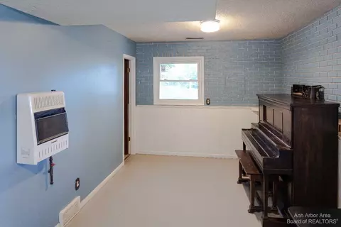 330 E Franklin St, Clinton, MI 49236 photo 25