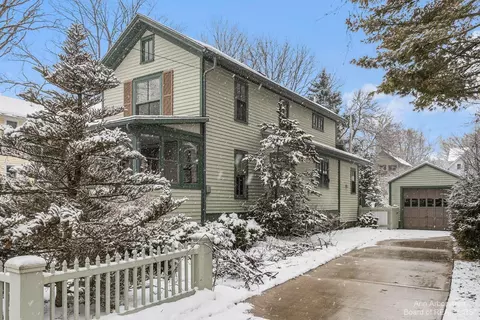 516 Fifth St, Ann Arbor, MI 48103 photo 2