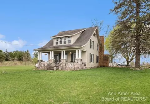 18233 W Pleasant Lake Rd, Manchester, MI 48158