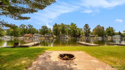6583 Circle Dr, Harrison, MI 48625 photo 2