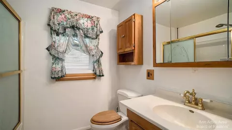 6583 Circle Dr, Harrison, MI 48625 photo 17