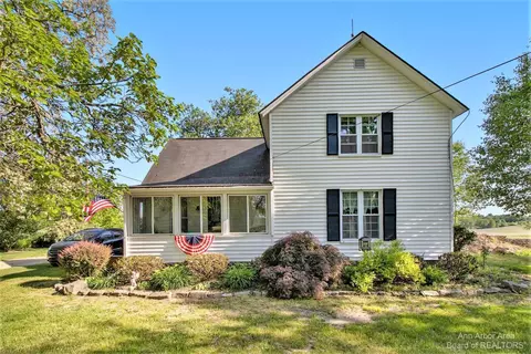 11677 N Territorial Rd, Dexter, MI 48130