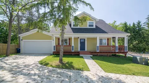 5 Maple Village Ct, Ann Arbor, MI 48103