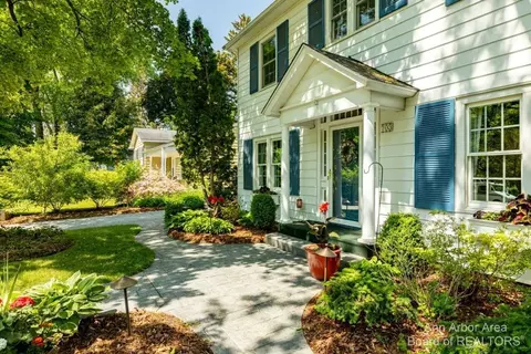 703 Oxford Rd, Ypsilanti, MI 48197
