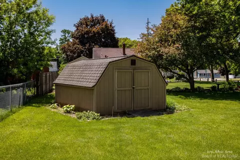 2317 Chesning Ave, Jackson, MI 49202 photo 34