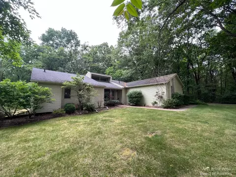 3399 Mccluskey, Pinckney, MI 48169