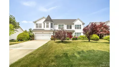2389 Timbercrest Ct, Ann Arbor, MI 48105