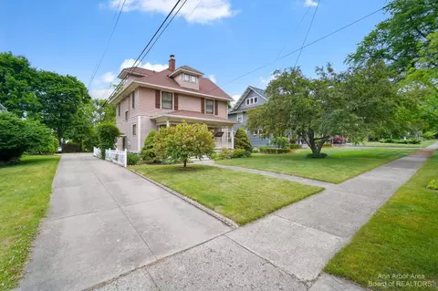 722 W Washington Ave, Jackson, MI 49201 photo 2
