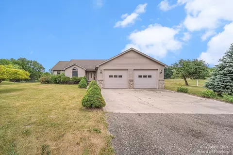 425 S Freer Rd, Chelsea, MI 48118