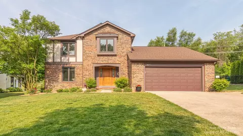 257 Saline River Dr, Saline, MI 48176