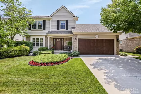 1042 Dundee Dr, Canton, MI 48188