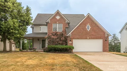 3711 Crystal Lake Ln, Ann Arbor, MI 48108