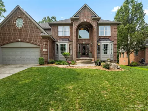430 Fairways Ln, Chelsea, MI 48118