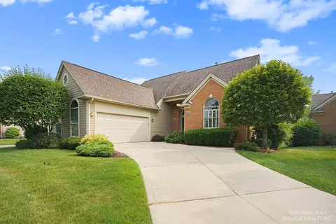 4805 Doral Dr, Ann Arbor, MI 48108