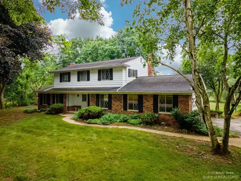 1262 Shevchenko Dr, Ann Arbor, MI 48103