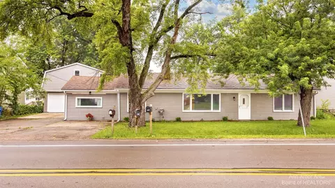 1260 S Cass Lake Rd, Waterford, MI 48328