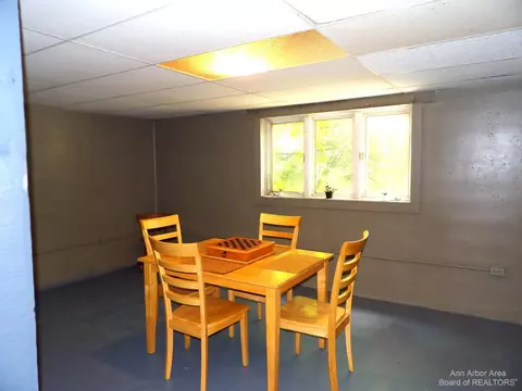 256 Curtis Ave, Jackson, MI 49203 photo 12