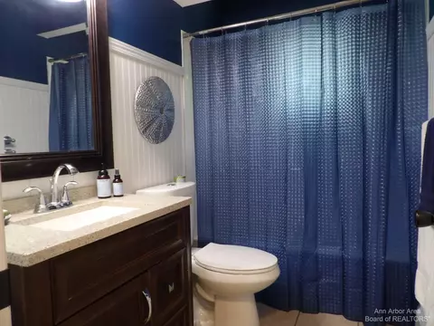 256 Curtis Ave, Jackson, MI 49203 photo 7