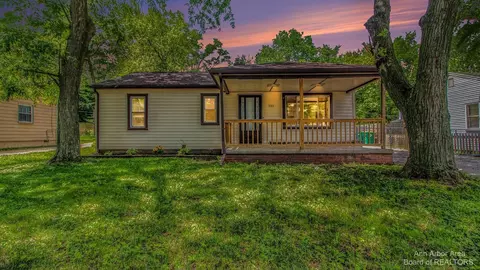 600 Greenlawn St, Ypsilanti, MI 48198