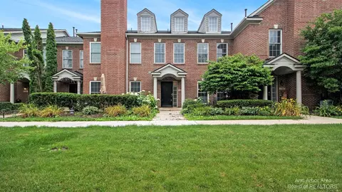5586 Hampshire Ln #178, Ypsilanti, MI 48197