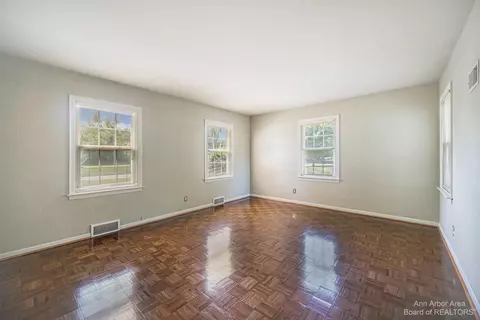 711 Outer Dr, Tecumseh, MI 49286 photo 6