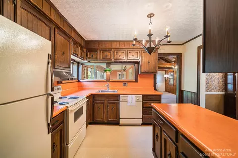 711 Outer Dr, Tecumseh, MI 49286 photo 14