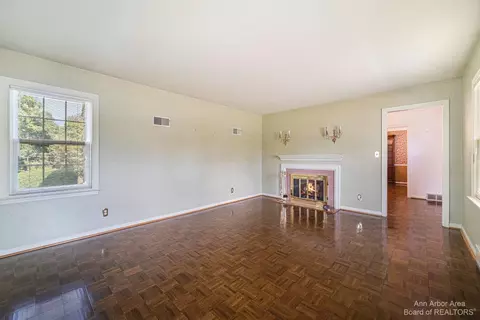 711 Outer Dr, Tecumseh, MI 49286 photo 8