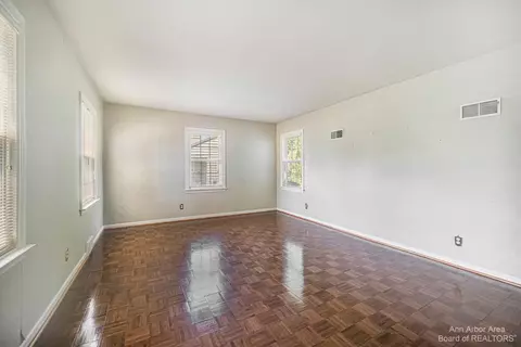 711 Outer Dr, Tecumseh, MI 49286 photo 5