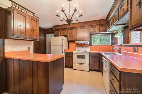711 Outer Dr, Tecumseh, MI 49286 photo 13