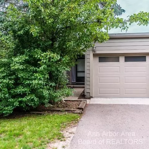 781 Skynob Dr, Ann Arbor, MI 48105