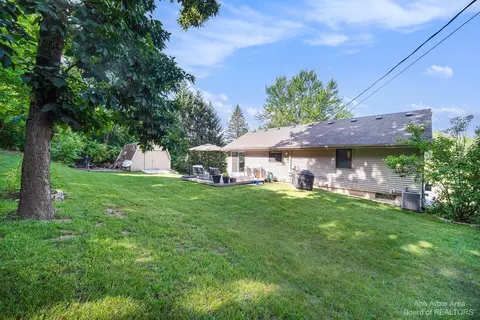 6868 Eastbourne, Gregory, MI 48137 photo 5