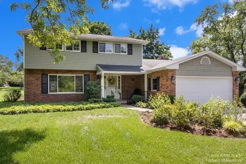 4455 Kuebler Ct, Ann Arbor, MI 48103