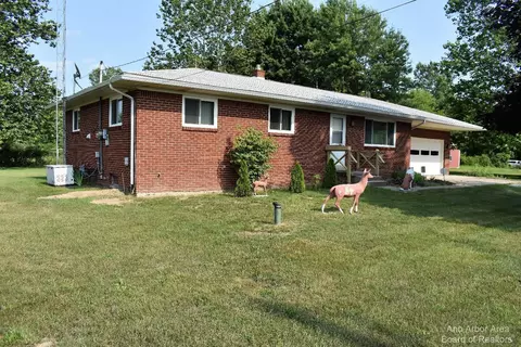 11600 Crowe Rd, Milan, MI 48160