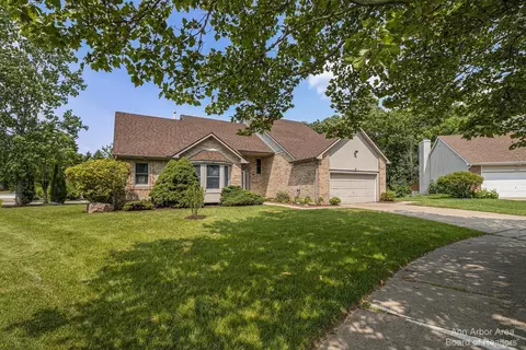2533 Mallard Ct, Ann Arbor, MI 48105