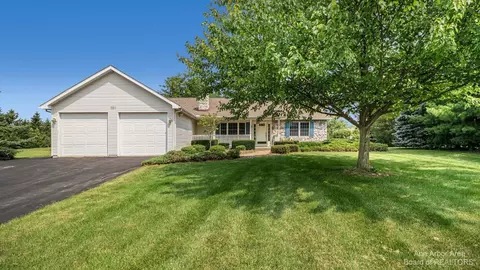 3811 Dogwood Ct, Ypsilanti, MI 48197