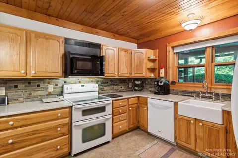 12303 Bunton Rd, Willis, MI 48191 photo 16