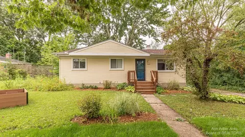 3154 Nordman Rd, Ann Arbor, MI 48108
