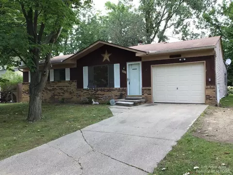 9117 Panama Ave, Ypsilanti, MI 48198