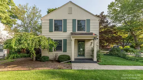1606 E Montclair Pl, Ann Arbor, MI 48104