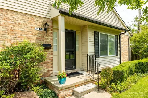 3146 Bolgos Cir #274, Ann Arbor, MI 48105