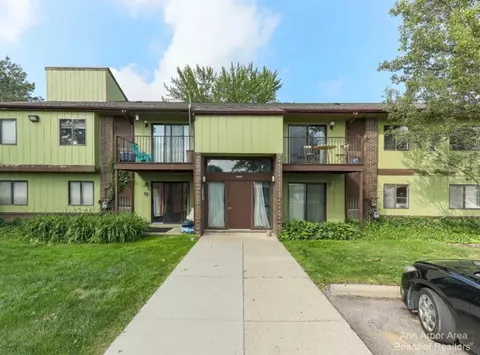 1471 E Chateau Vert #A, Ypsilanti, MI 48197