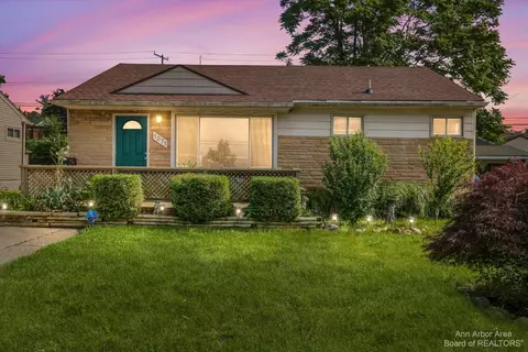1271 Grove Rd, Ypsilanti, MI 48198
