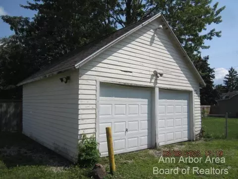 1002 E Maumee, Adrian, MI 49221 photo 7