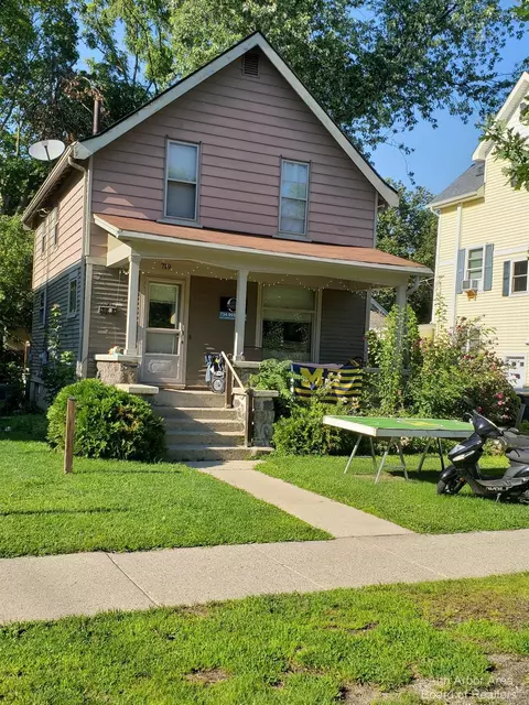 719 Mckinley Ave, Ann Arbor, MI 48104
