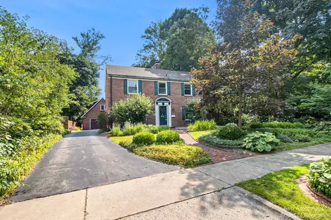 1015 Martin Pl, Ann Arbor, MI 48104