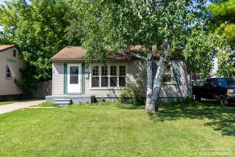 28650 Rosslyn Ave, Garden City, MI 48135