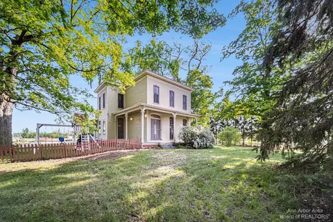 4021 E Carleton Rd, Adrian, MI 49221 photo 3