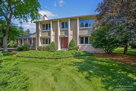 5787 Tanglewood Dr, Ann Arbor, MI 48105