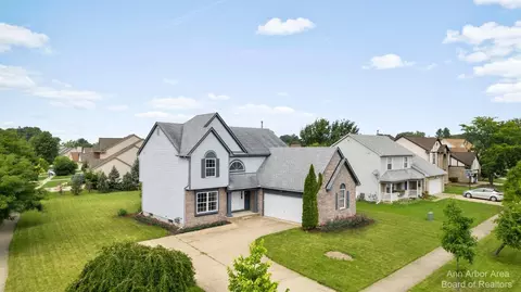 3101 Spring Hollow Ct, Ann Arbor, MI 48105