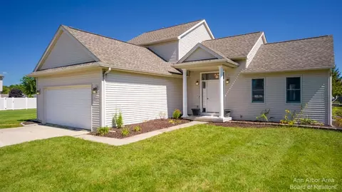 227 Ironwood Dr, Adrian, MI 49221